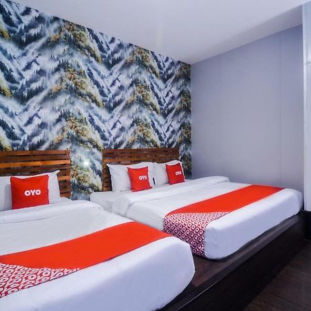 Oyo 1119 Memoire Express Hotel Kuching Esterno foto